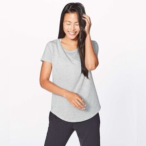 Women's Lululemon Heathered Grey 'Love ' crew Tshirt size 8